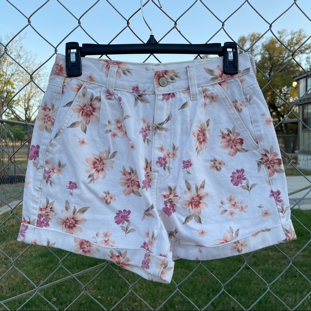 American Eagle Floral High Rise Mom Shorts Size 2 NWT
